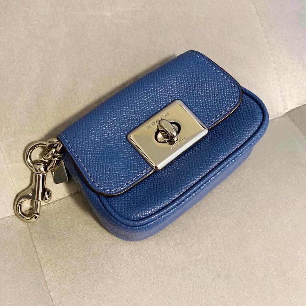 Nwot coach mini cassidy cross grained leather bag charm